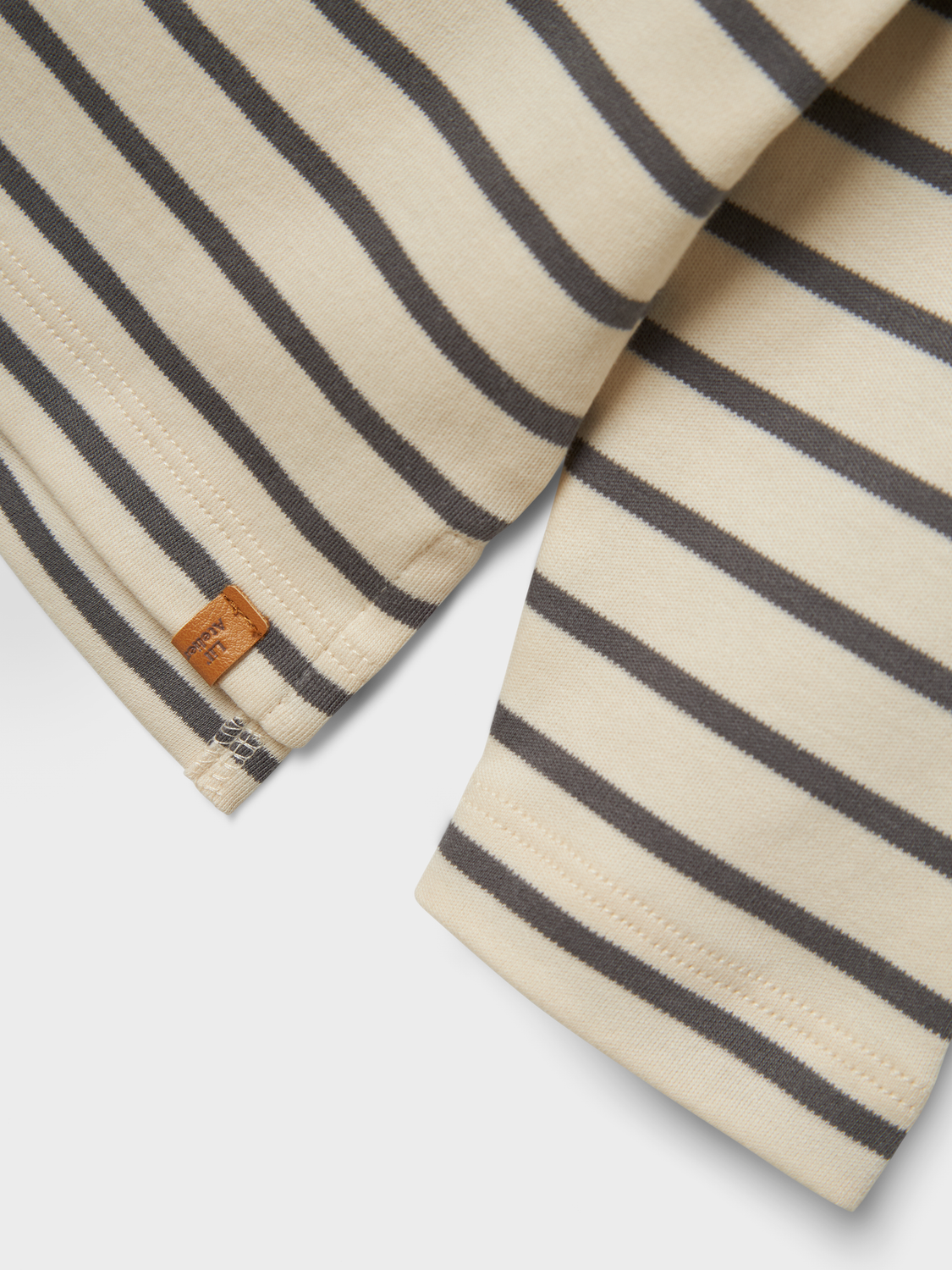 model_shot-front_full